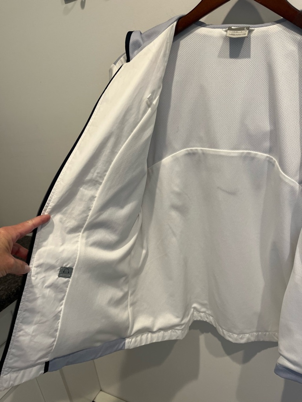 Nike Windbreaker hooded jacket - Picture 6 of 12